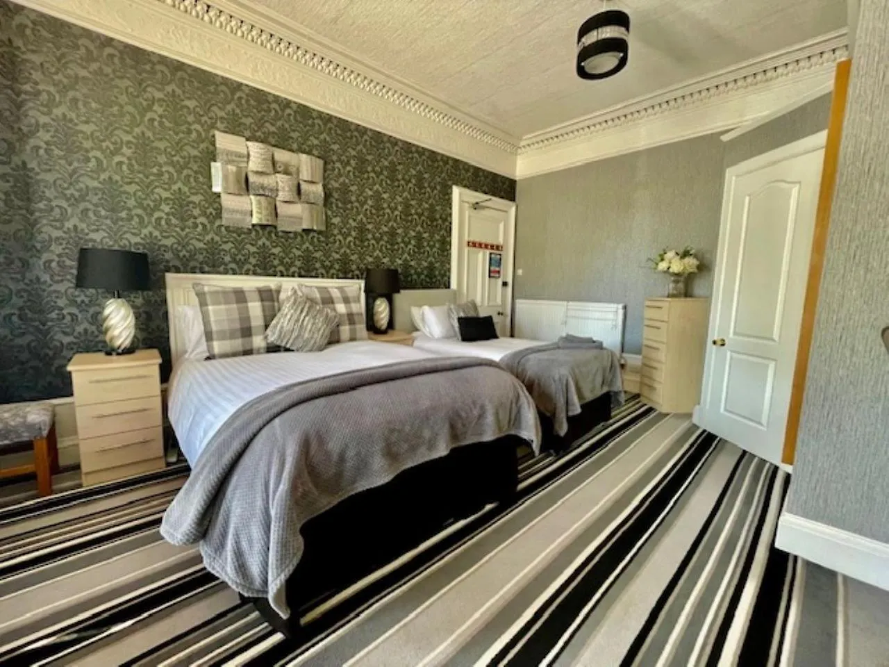 Vaila Guest House Aberdeen
